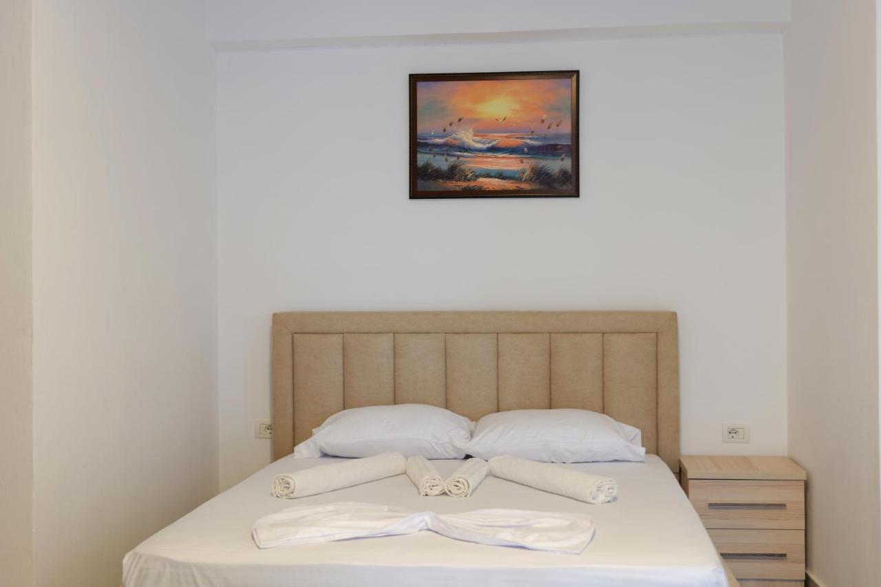 Mema Rooms Himare Esterno foto