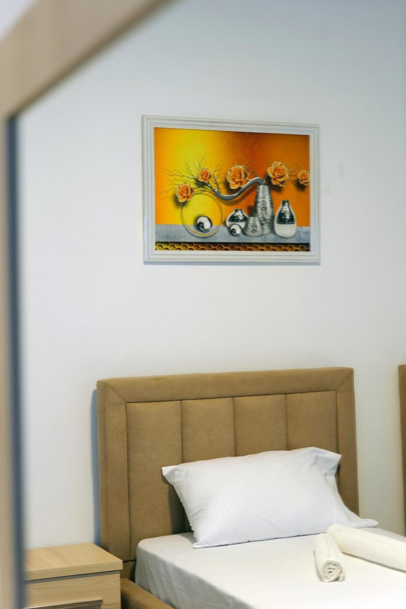 Mema Rooms Himare Esterno foto
