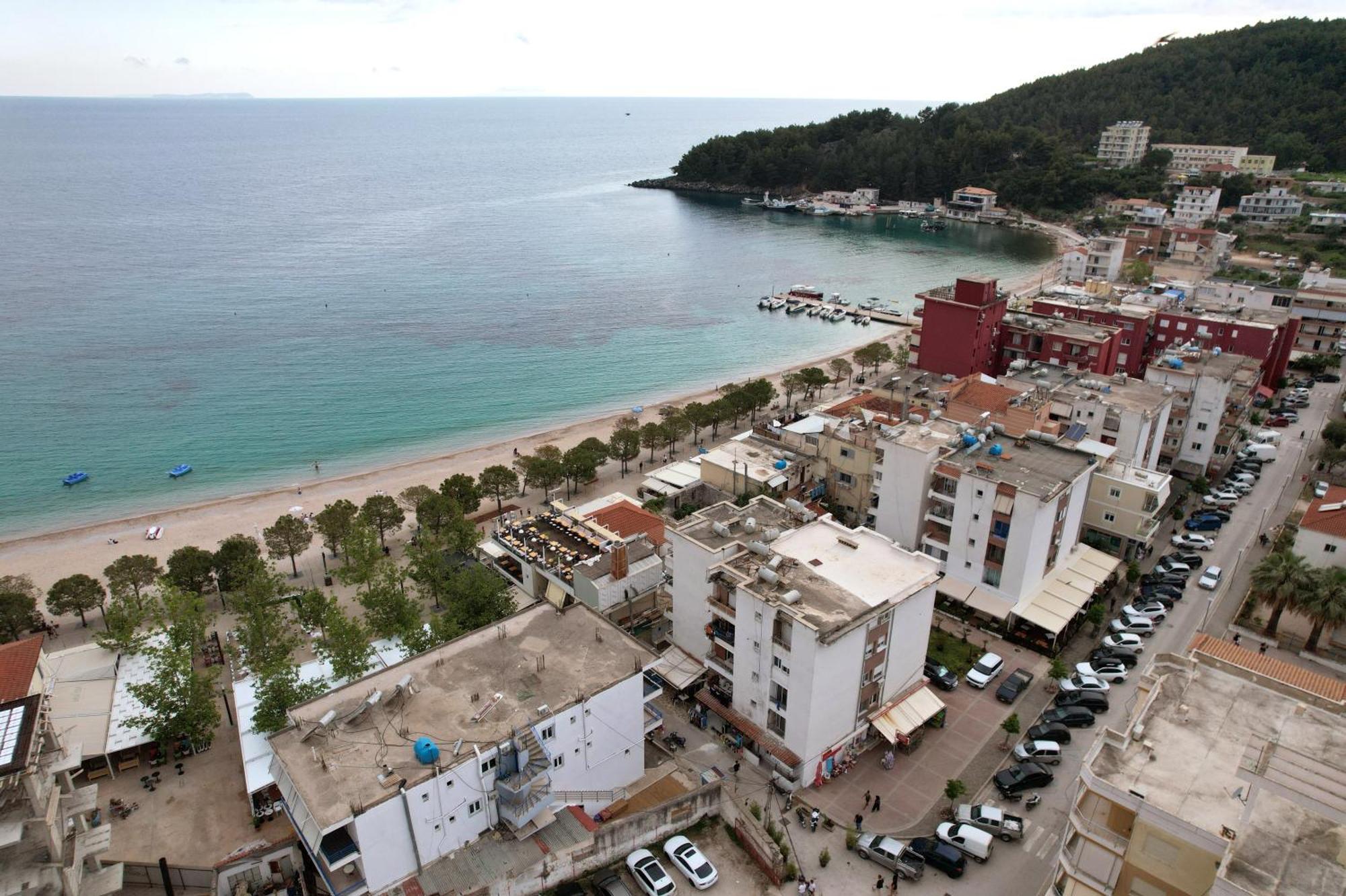 Mema Rooms Himare Esterno foto