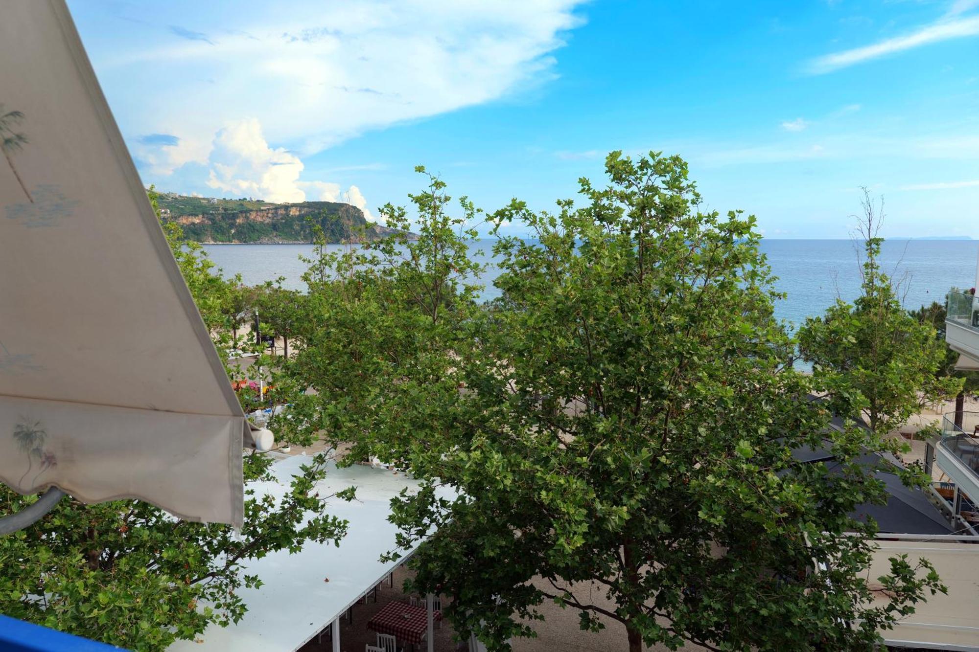 Mema Rooms Himare Esterno foto
