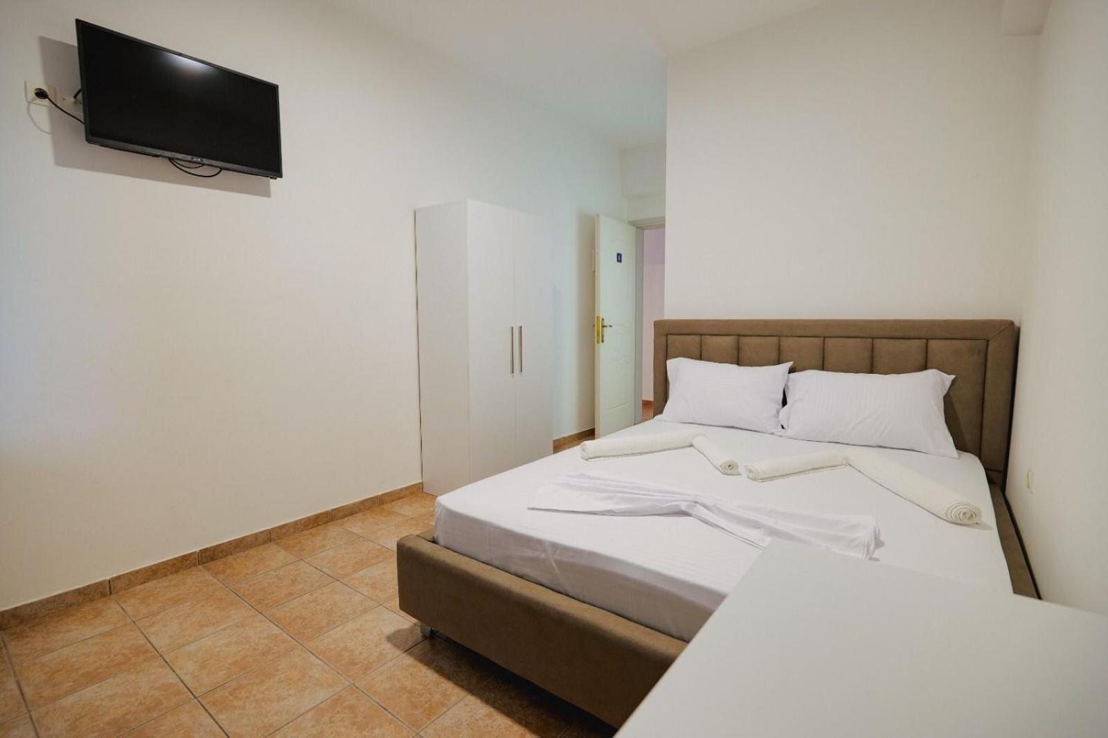 Mema Rooms Himare Esterno foto
